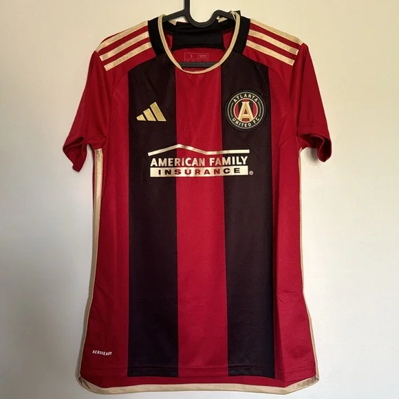Atlanta United FC Women’s soccer Jersey Small NWT - Picture 2 of 9
